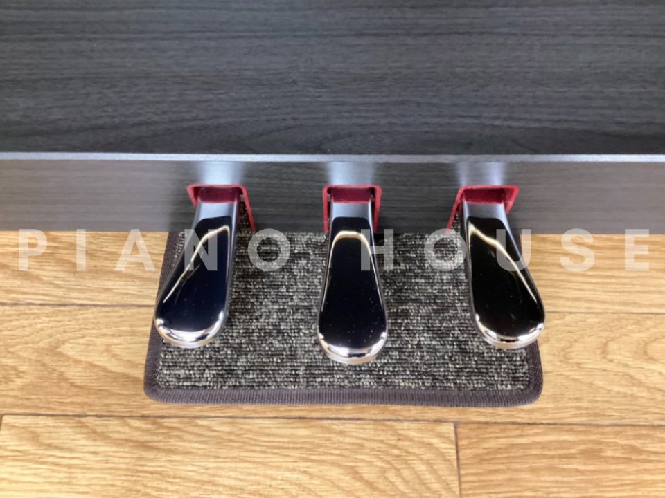 YAMAHA CLP-645 DW - Ảnh thực tế 8